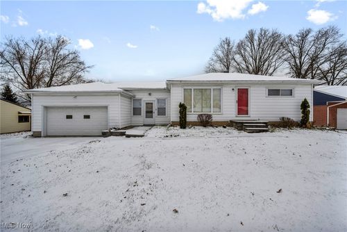 38271 Hurricane Dr, Willoughby, OH, 44094-6580 | Card Image