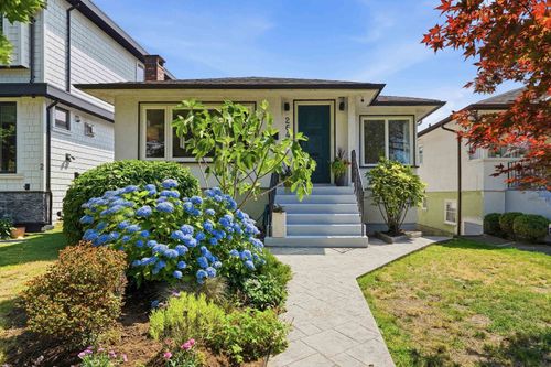 2640 Venables St, Vancouver, BC, V5K2R3 | Card Image