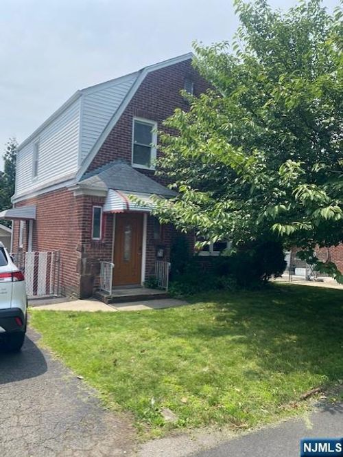 6 Stone Ave, Elmwood Park, NJ, 07407-1151 | Card Image