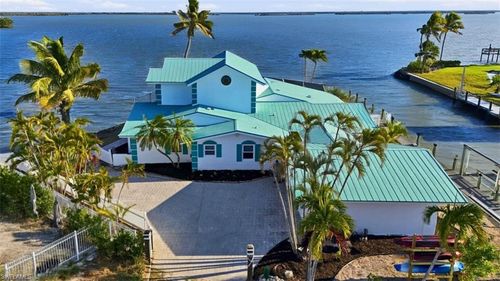 266 Curlew St, FORT MYERS BEACH, FL, 33931-4408 | Card Image