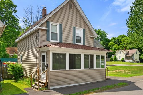 342 Grove St, Bangor, ME, 04401-3942 | Card Image