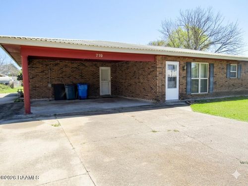 719 Lillian St, New Iberia, LA, 70560-7032 | Card Image