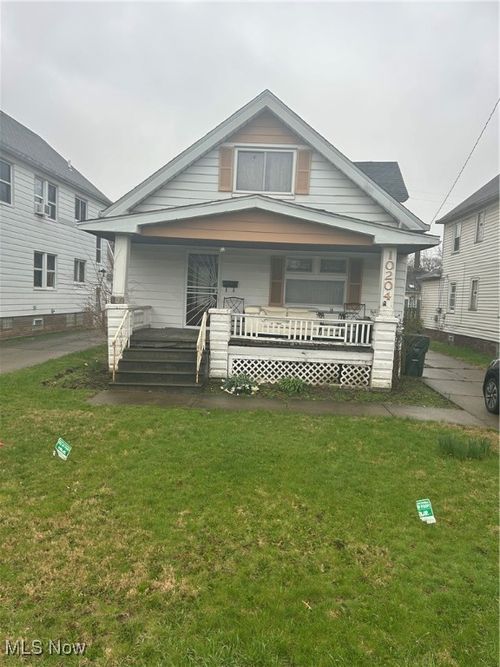 10204 Parkview Ave, Garfield Heights, OH, 44125-6313 | Card Image