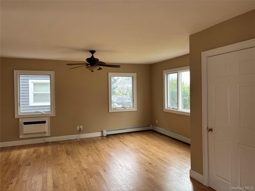 65 Jefferson Pl, Massapequa, NY, 11758-7843 | Card Image