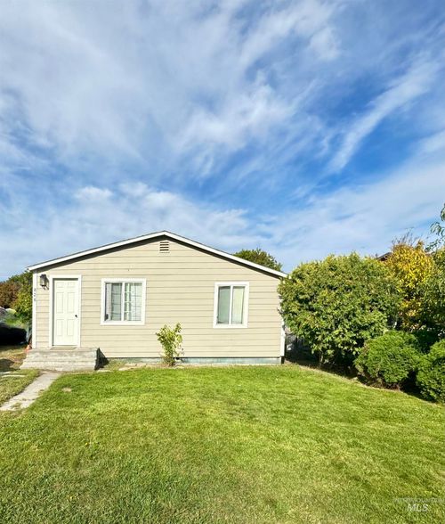 826 Conant Ave, Burley, ID, 83318-1213 | Card Image
