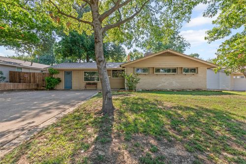 3622 Windsor St, Irving, TX, 75062-7443 | Card Image