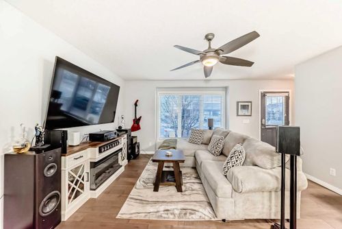 1020 Windsong Dr Sw, Airdrie, AB, T4B0P2 | Card Image