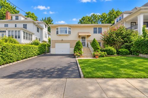 152 Van Cortlandt Pk Avenue, Yonkers, NY, 10701 | Card Image