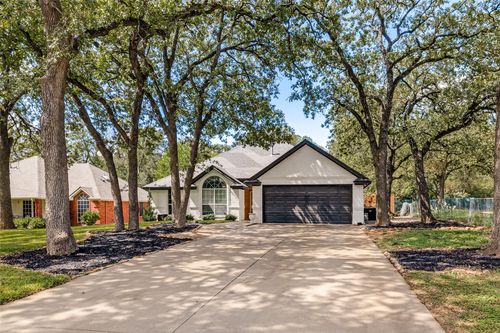 1217 Banks St, River Oaks, TX, 76114-2715 | Card Image