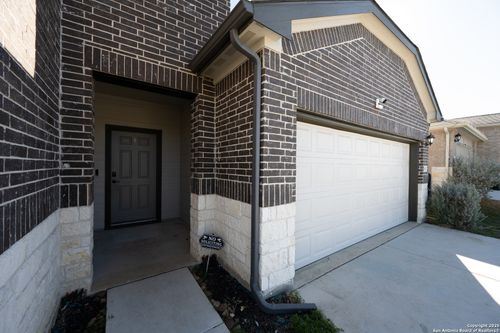 560 Chaco Loop, Seguin, TX, 78155-3377 | Card Image