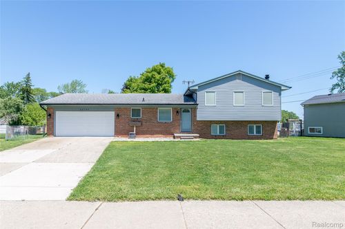 32704 Ann Arbor Trl, Westland, MI, 48185-1461 | Card Image