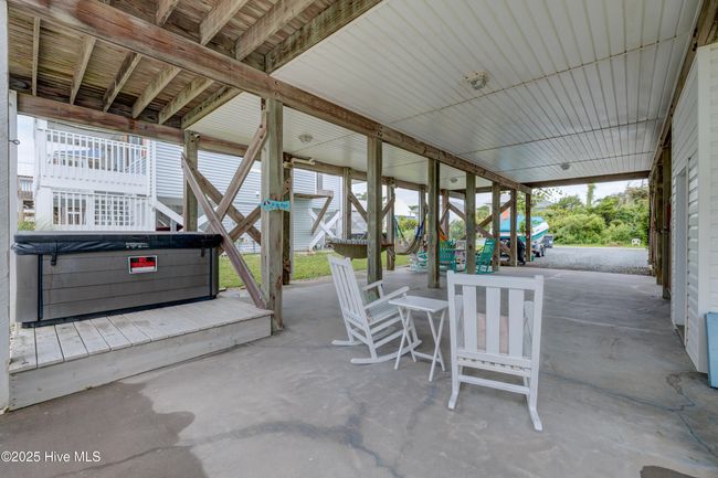 108 W Dolphin Dr, House other with 3 bedrooms, 2 bathrooms and null parking in Oak Island NC | Image 8