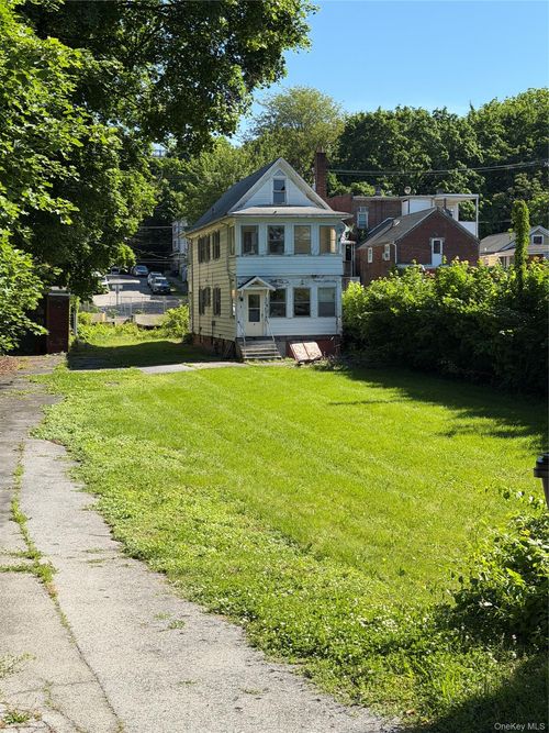 15 Duane St, Poughkeepsie, NY, 12601-1801 | Card Image