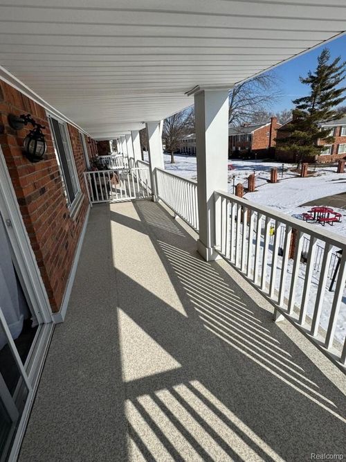 29346 Hoover Rd, Warren, MI, 48093-3441 | Card Image