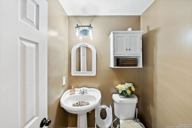 1506 D St, House other with 4 bedrooms, 3 bathrooms and null parking in Floresville TX | Image 22