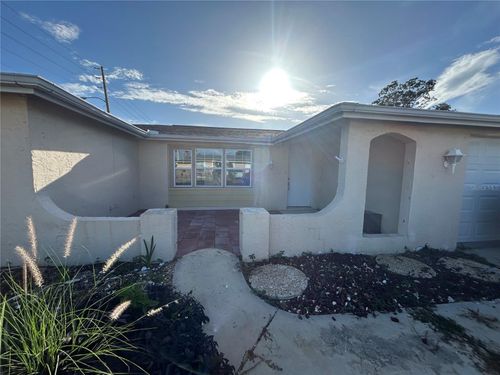 9005 Lunar Ln, PORT RICHEY, FL, 34668-5131 | Card Image