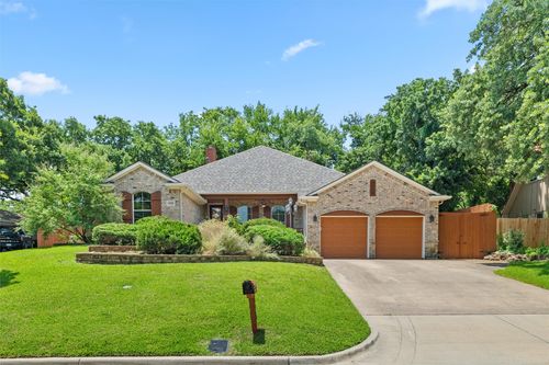 628 Merrill Dr, Bedford, TX, 76022-7130 | Card Image