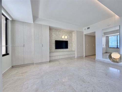 605-201 Crandon Blvd, Key Biscayne, FL, 33149-1521 | Card Image
