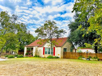 419 Broadway, House other with 3 bedrooms, 2 bathrooms and null parking in Marble Falls TX | Image 1