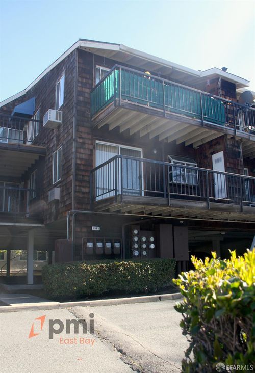 apt-5-1965 Bonifacio St, Concord, CA, 94520-2243 | Card Image