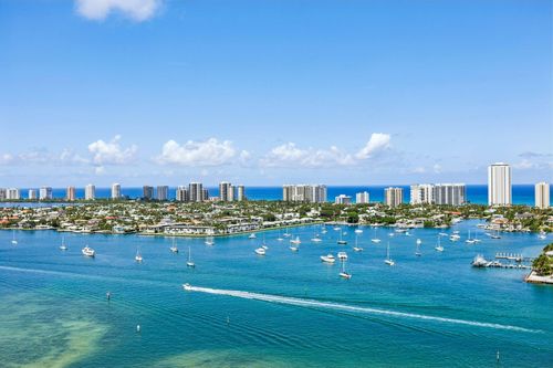 2508-2640 Lake Shore Dr, RIVIERA BEACH, FL, 33404-4665 | Card Image