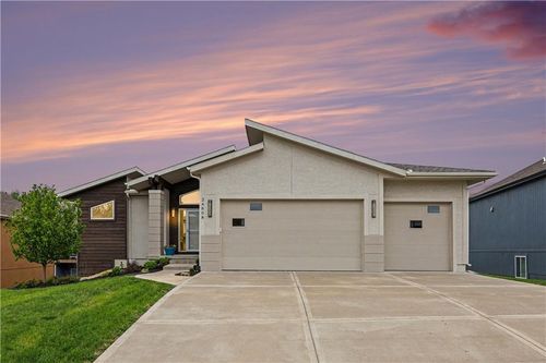 24808 88th Ter, Lenexa, KS, 66227-7387 | Card Image