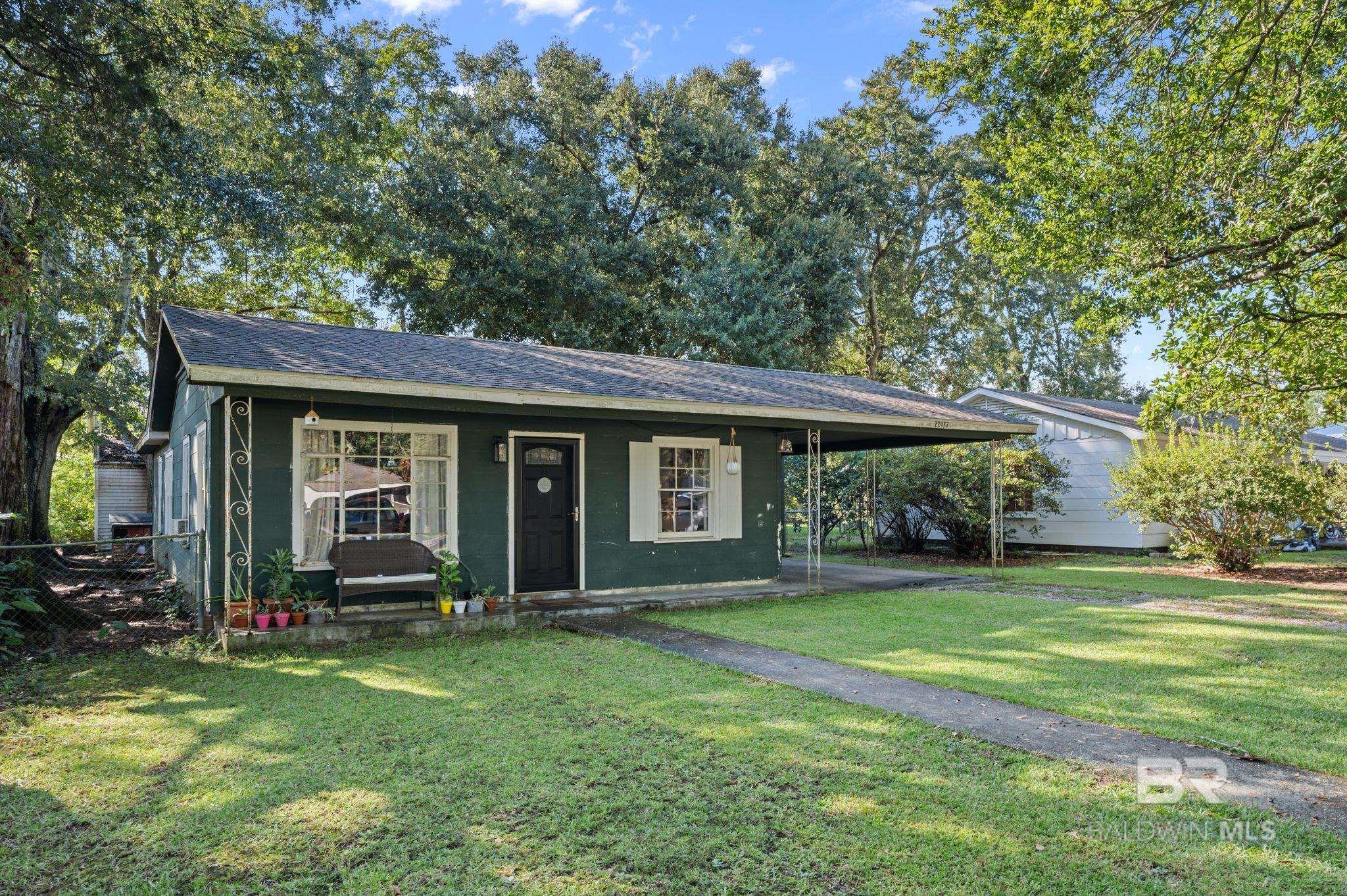 Joyce Ave, Robertsdale, AL 36567