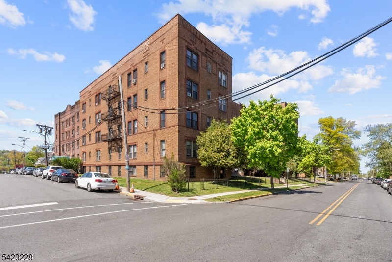 Residential Lease in City Of Orange Twp. 5