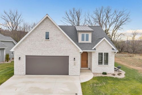1780 Bobby Jones Drive, LEDGEVIEW, WI, 54115 | Card Image
