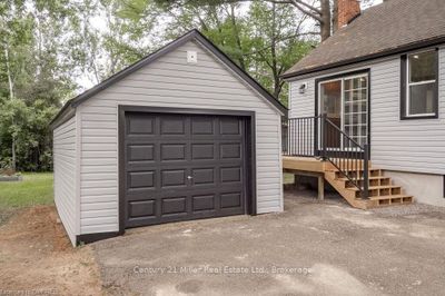 86 Woodward St, House other with 2 bedrooms, 2 bathrooms and 3 parking in Bracebridge ON | Image 3