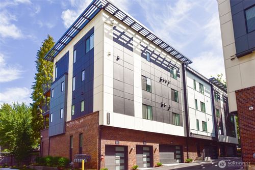 unit-301-15558 Ne 15th Pl, Bellevue, WA, 98007-8469 | Card Image