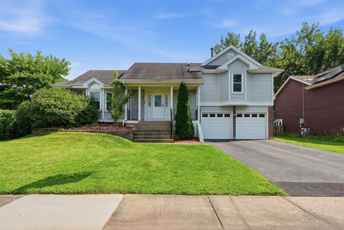 1885 Eastman Ln, Hanover Park, IL, 60133-5977 | Card Image