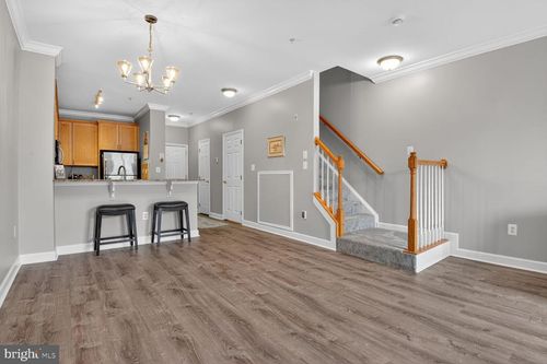 80114-801 Pleasant Dr, ROCKVILLE, MD, 20850-5830 | Card Image