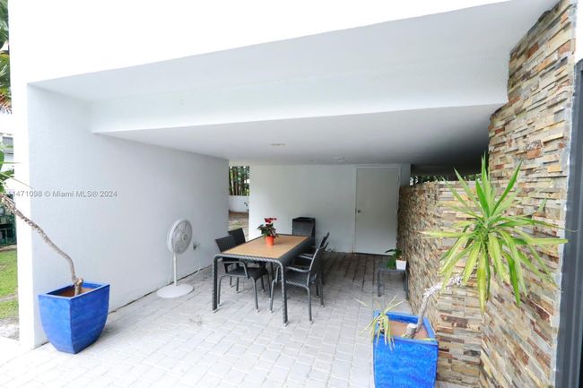 APT-3C - 150 Sunrise Dr, Condo with 2 bedrooms, 2 bathrooms and null parking in Key Biscayne FL | Image 39