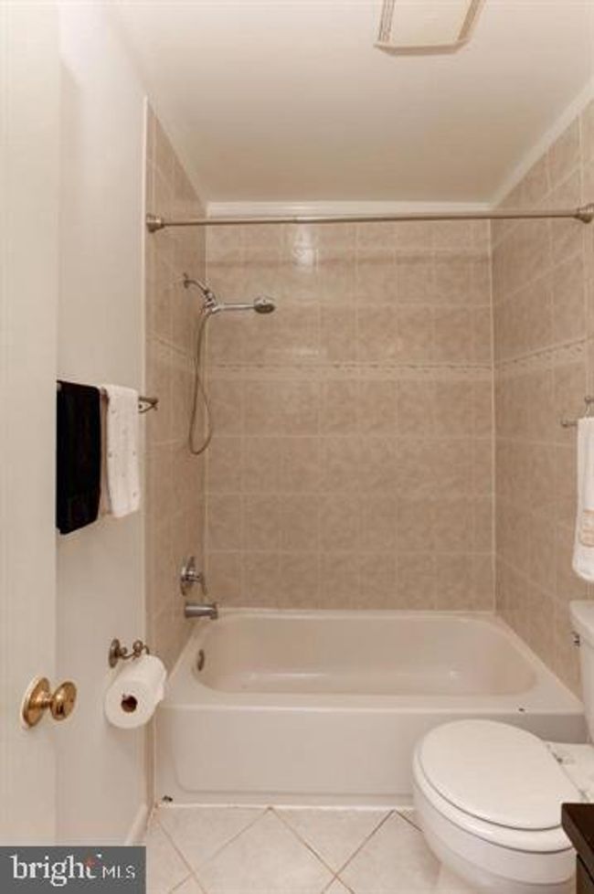 6667 Mclean Dr, Townhouse with 3 bedrooms, 4 bathrooms and null parking in Mclean VA | Image 22