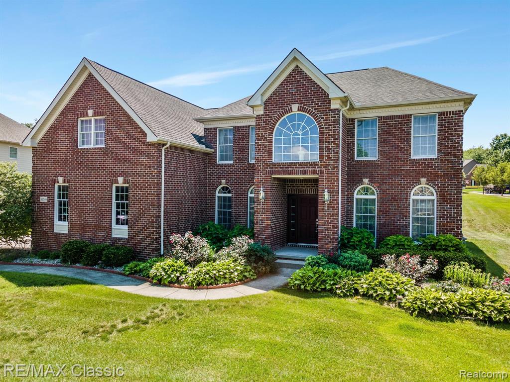 Amesburg Dr, Novi, MI 48374