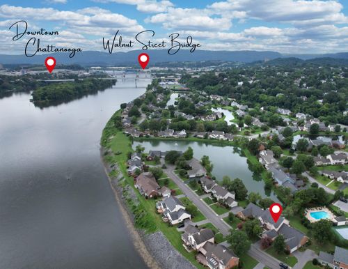 1524 Heritage Landing Dr, Chattanooga, TN, 37405-4251 | Card Image