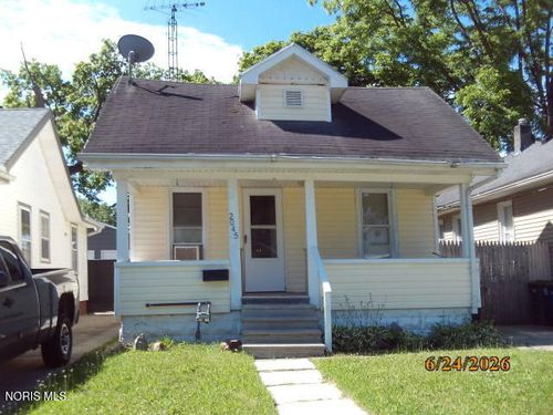 2045 Fairfax Rd, Toledo, OH, 43613-5116 | Card Image