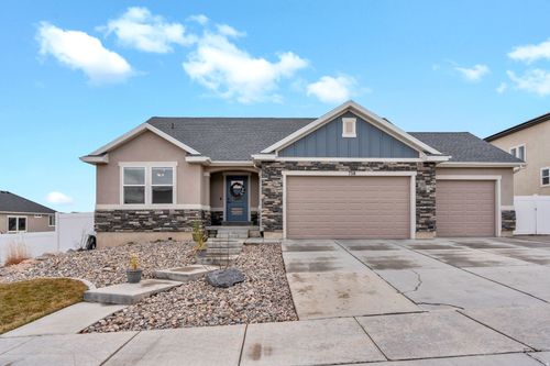 758 N Pinnacle Ln, Saratoga Springs, UT, 84045-4811 | Card Image