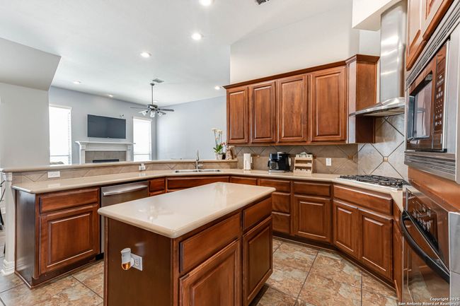 21903 Roan Blf, House other with 6 bedrooms, 5 bathrooms and null parking in San Antonio TX | Image 11