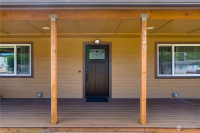 429 Spruce Street E, House other with 3 bedrooms, 1 bathrooms and 3 parking in Ilwaco WA | Image 3