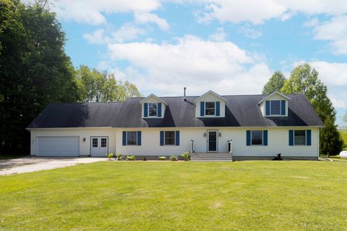 69433 County Road 376, Hartford, MI, 49057-9746 | Card Image
