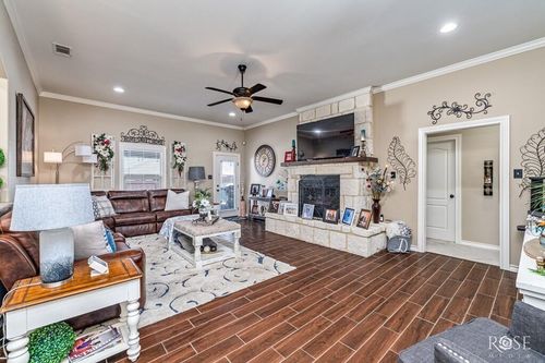 4162 Kensington Crk, San Angelo, TX, 76904-1521 | Card Image