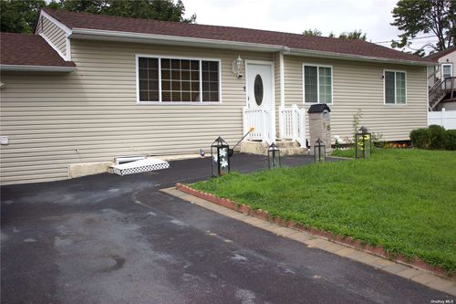 18 Vita Drive, Central Islip, NY, 11722 | Card Image