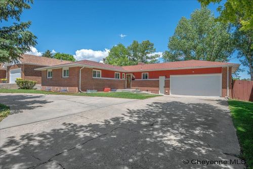 3520 Sunrise Rd, Cheyenne, WY, 82001-6138 | Card Image