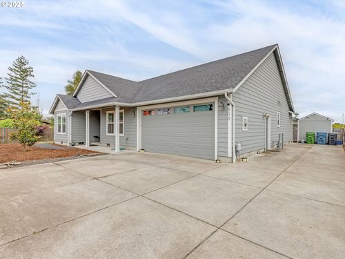 609 Lincoln St, Silverton, OR, 97381 | Card Image