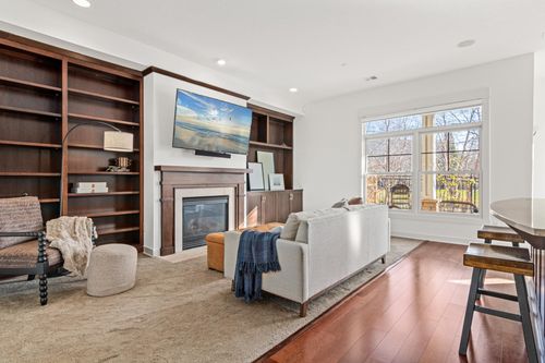 714 Linden St, Mendota Heights, MN, 55118-1156 | Card Image