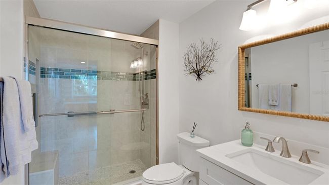 Primary Bathroom | Image 18