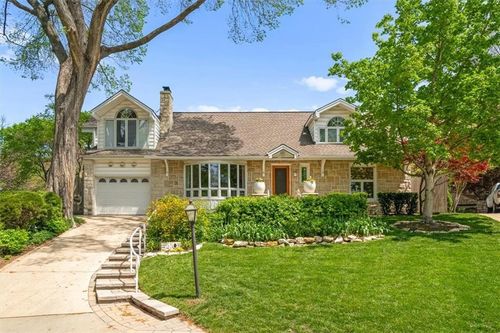 5401 Windsor Ln, Fairway, KS, 66205-2668 | Card Image