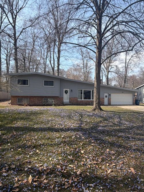 322 Roosevelt Ave, Holland, MI, 49424-2630 | Card Image